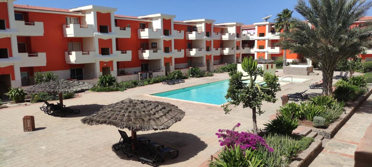 Sal Service Red Moradias Residence With Pool Santa Maria Exterior foto